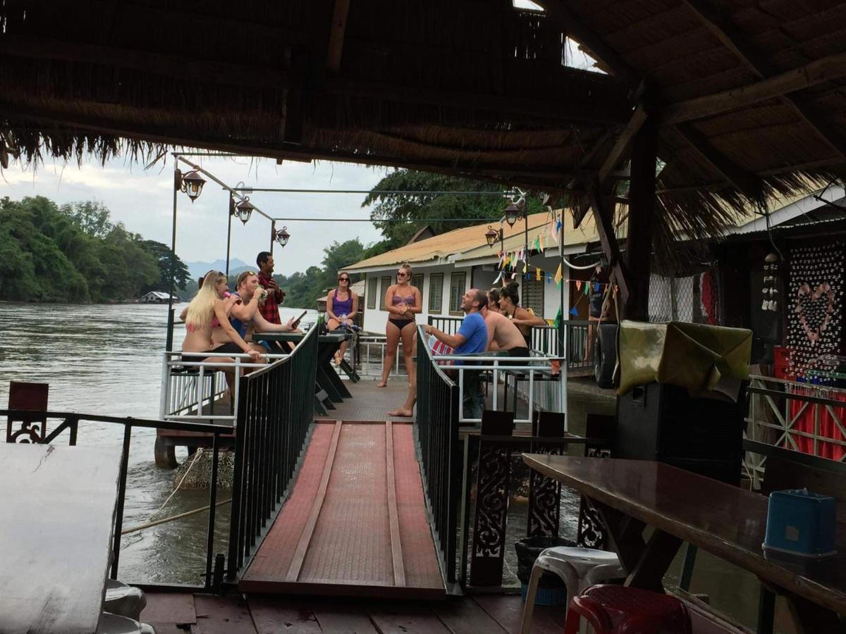 แพแหม่มทัวร์ Lägenhet Ban Huai Maenam Noi Exteriör bild