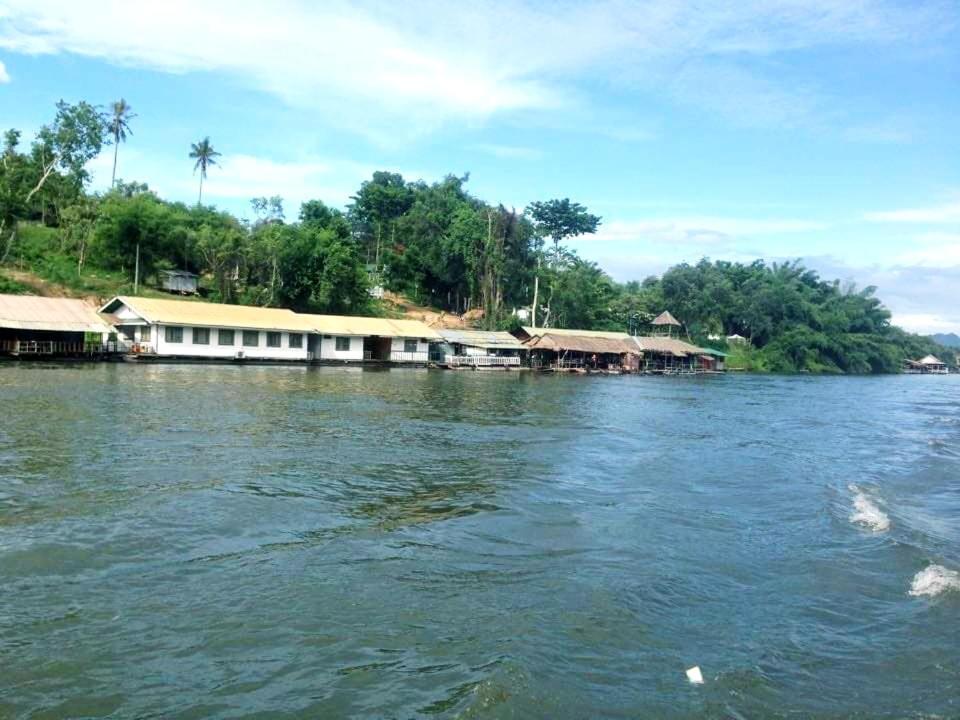 แพแหม่มทัวร์ Lägenhet Ban Huai Maenam Noi Exteriör bild